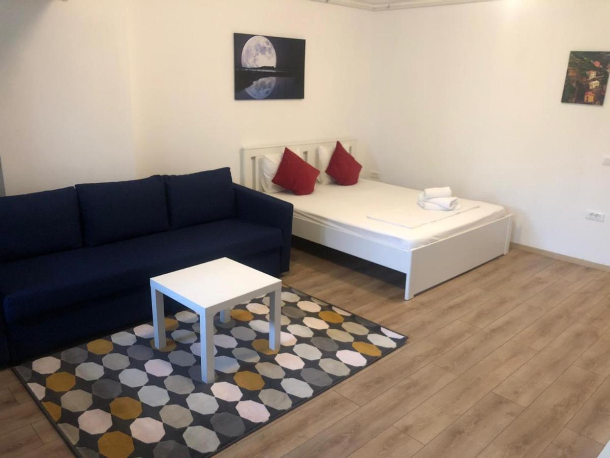 Ferienwohnung Beside Airport Otopeni Exterior foto