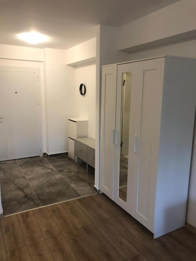 Ferienwohnung Beside Airport Otopeni Exterior foto